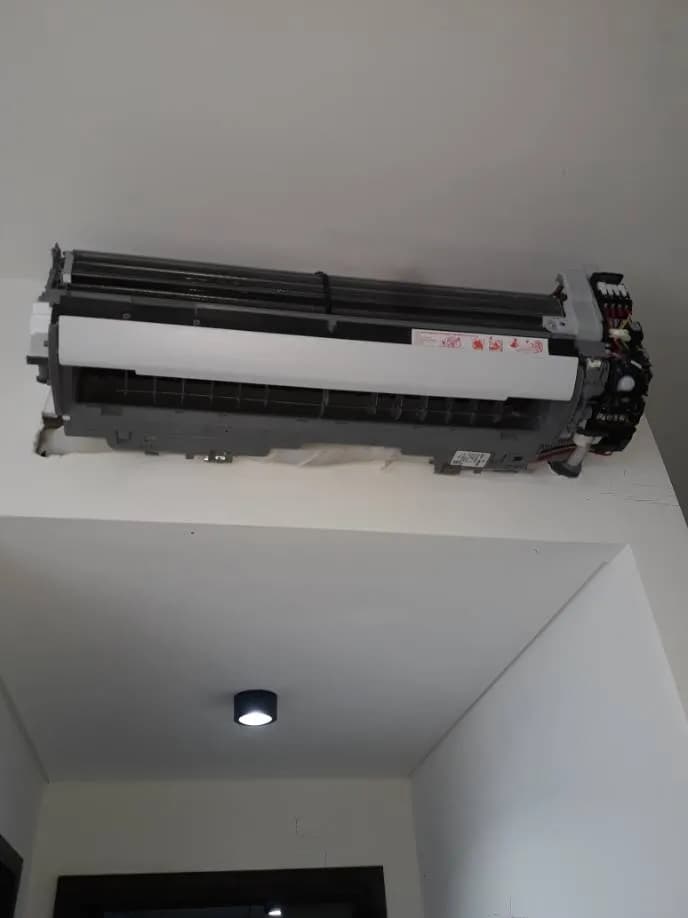Trước khi sửa: Vệ sinh máy lạnh Daikin và châm gas R32 tại Nhà Bè tại Nhà Bè