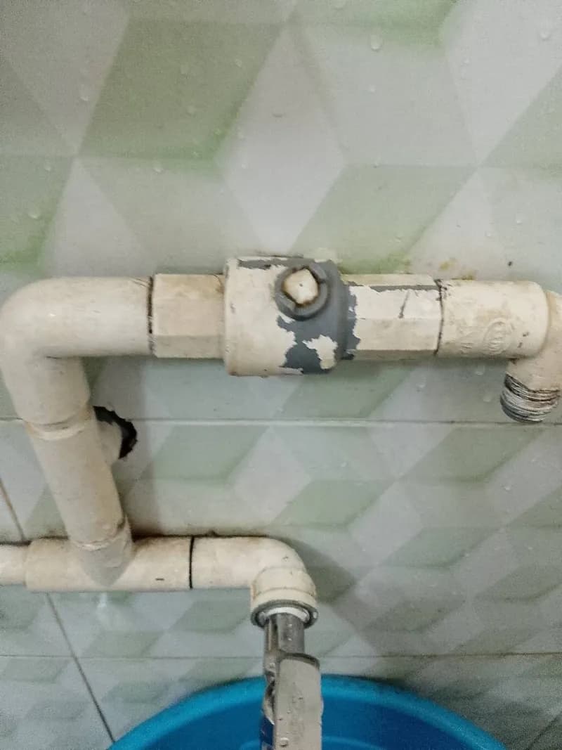 Trước sửa van nước tại Phú Nhuận — thợ Bùi Văn Bảo
