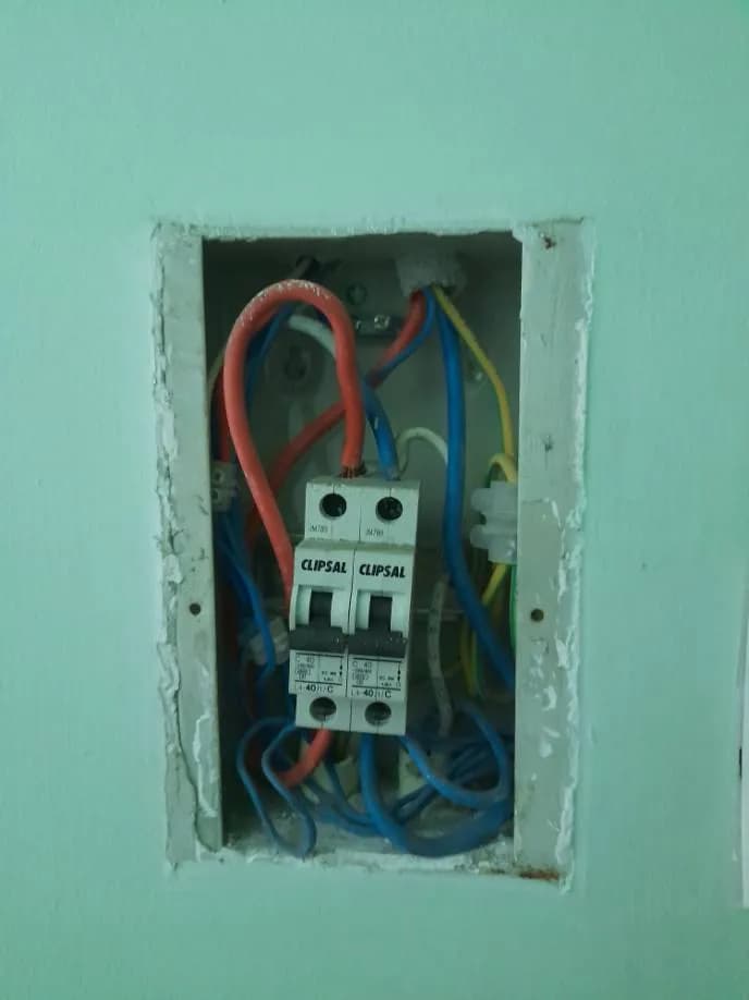 Trước sửa aptomat Panasonic tại Phường 9, Phú Nhuận — thợ Võ Hồng Hải