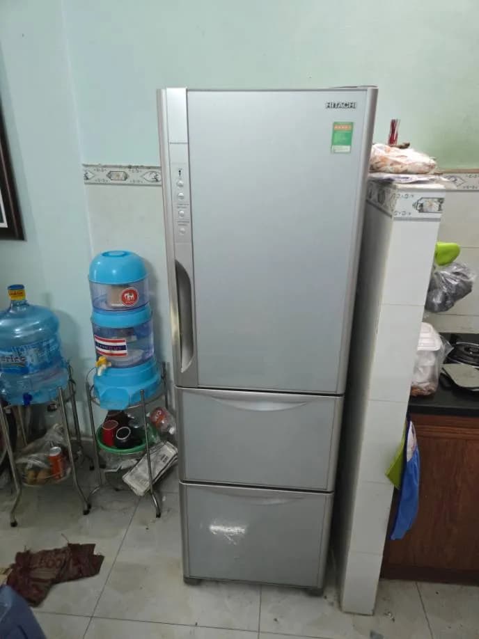 Thay cầu chì nhiệt tủ lạnh Hitachi đóng tuyết tại TPHCM tại TPHCM