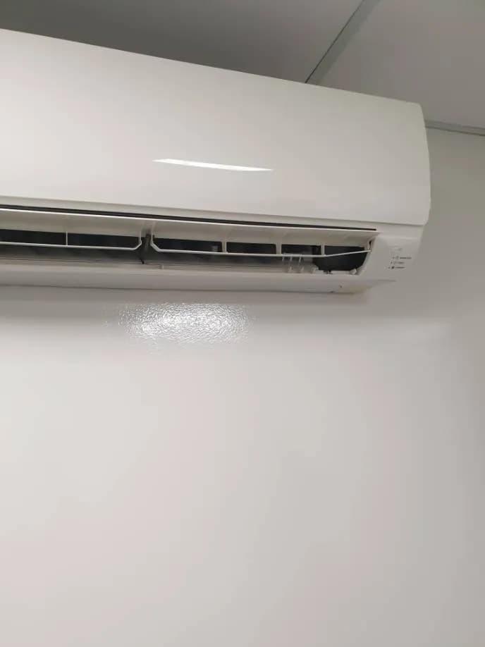 Vệ sinh máy lạnh treo tường và thông ống thoát nước tại TPHCM tại TPHCM