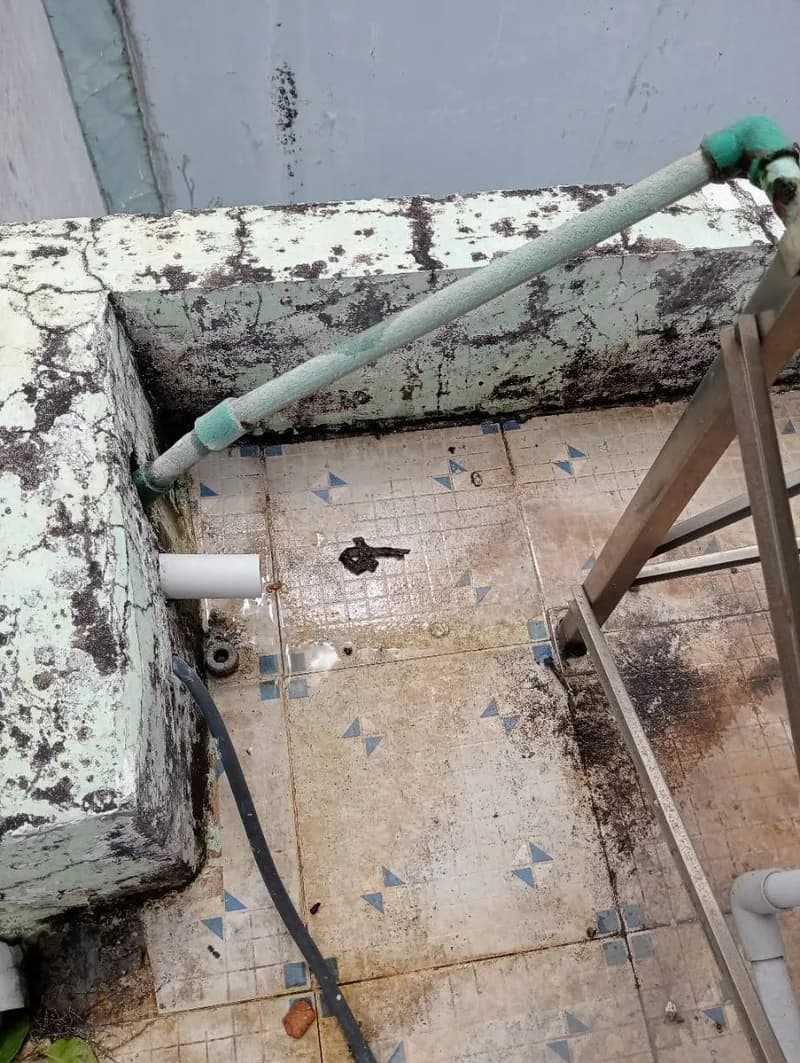 Trước sửa đường ống nước tại Quận 10 — thợ Võ Hồng Hải