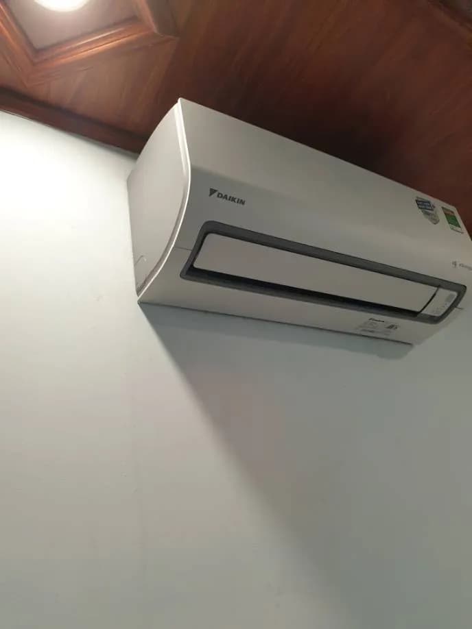 Vệ sinh máy lạnh Daikin treo tường chuyên nghiệp tại TP.HCM tại TPHCM