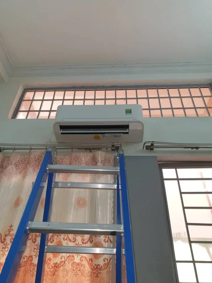 Sau khi hoàn thành sửa máy lạnh treo tường Toshiba tại Quận 8 — thợ CHÍ TÂM (5 sao)