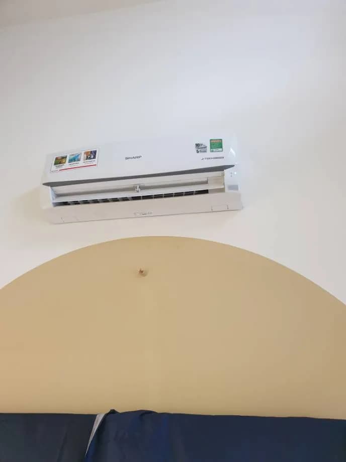 Trước sửa máy lạnh treo tường SHARP tại Quận 11 — thợ CHÍ TÂM