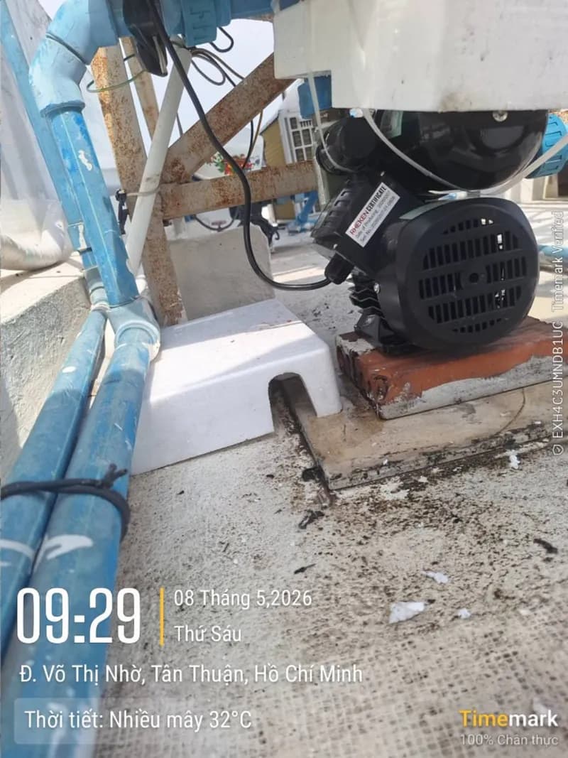 Trước sửa máy bơm nước Rheken tại Quận 10 — thợ Trần Quốc Đông