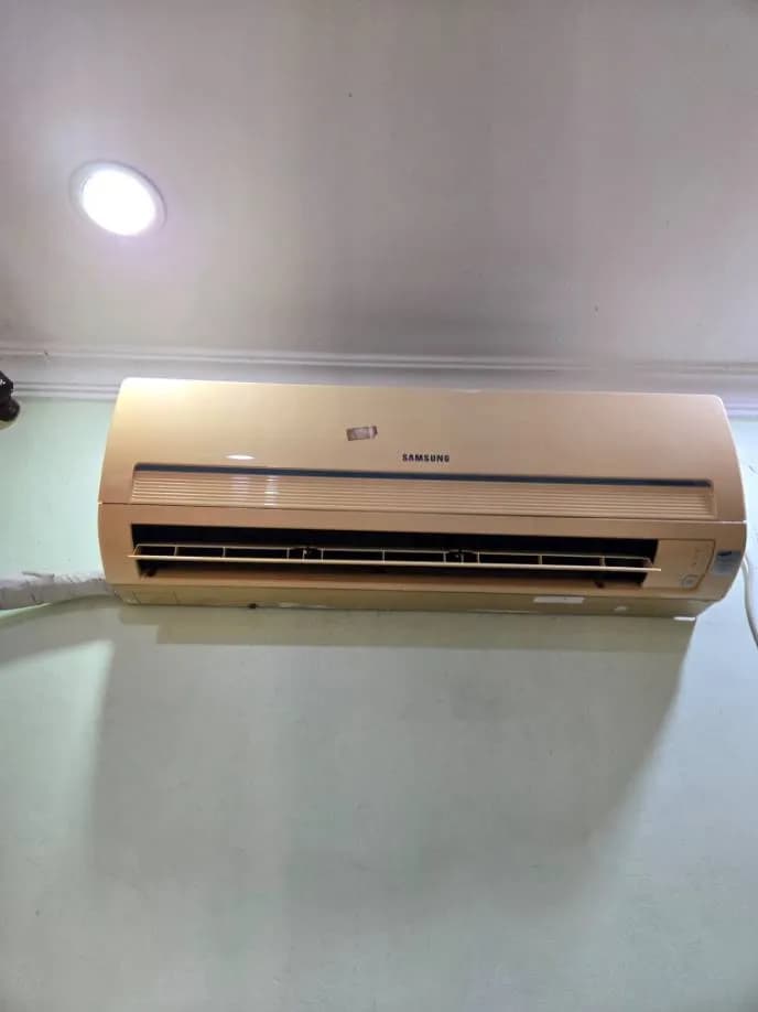 Sau khi hoàn thành sửa máy lạnh treo tường Samsung tại Bình Thạnh — thợ Lê Hữu Lộc (5 sao)