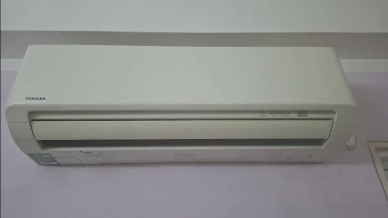 Sau khi hoàn thành sửa máy lạnh treo tường Toshiba tại Quận 11 — thợ Lê Hữu Lộc