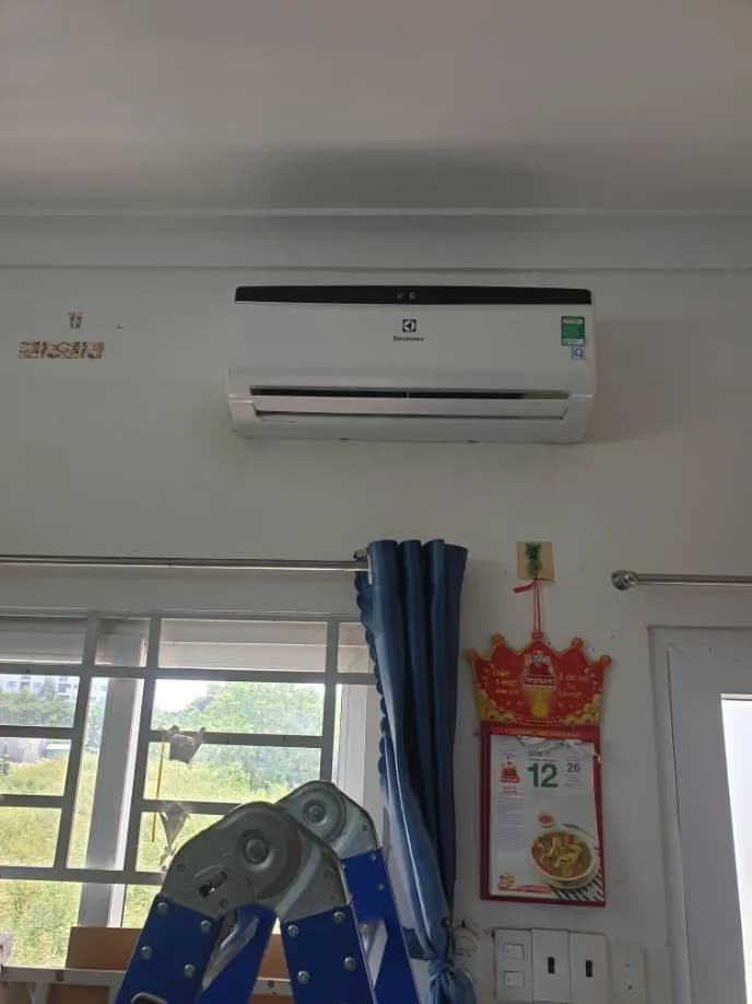 Vệ sinh máy lạnh Electrolux treo tường tại Nhà Bè giá rẻ tại Nhà Bè