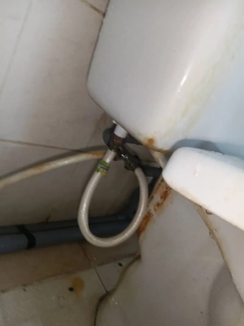 Trước sửa bồn cầu tại Tân Bình — thợ Trần Lào