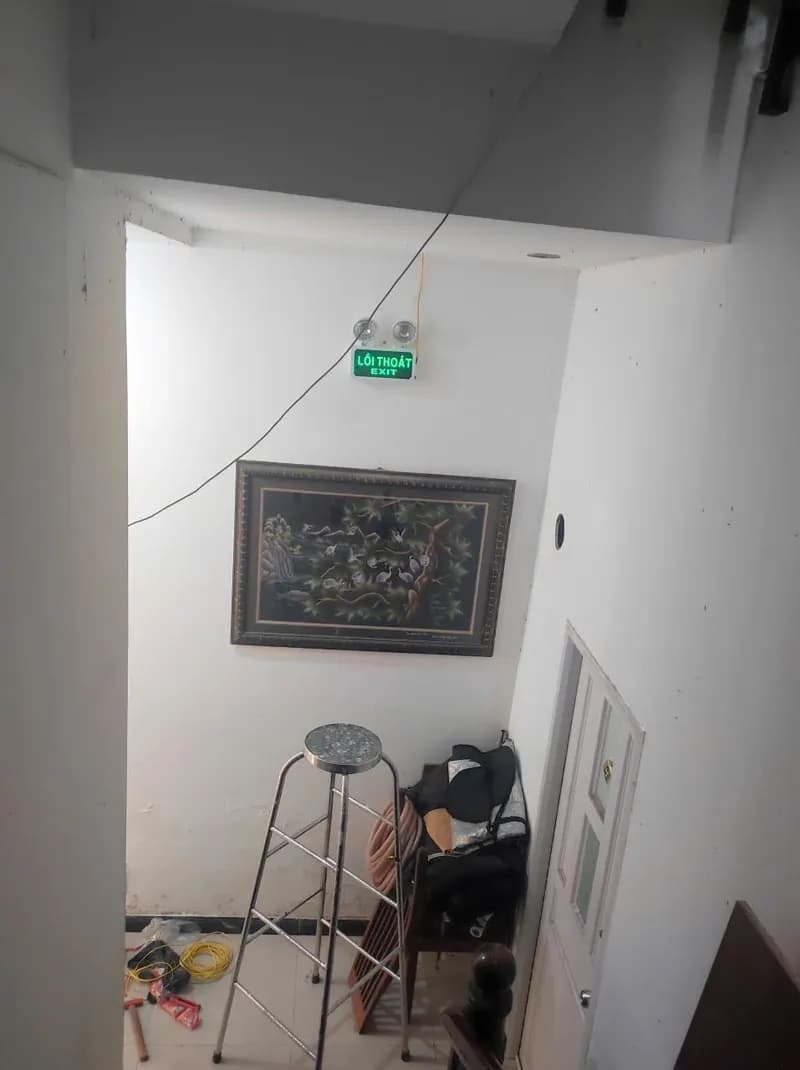 Sau khi hoàn thành sửa đèn exit tại Thủ Đức — thợ Bùi Văn An