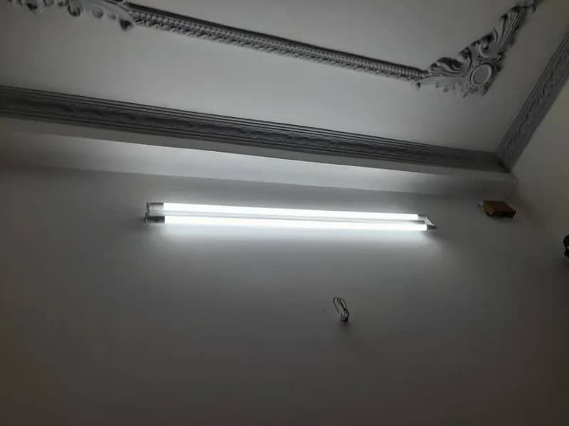 Sau khi hoàn thành sửa đèn tuýp LED đôi tại Tân Phú — thợ Võ Hồng Hải