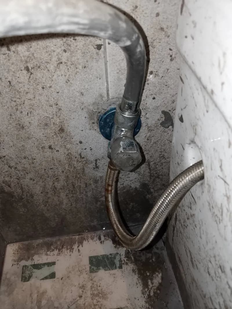 Trước sửa vòi nước tại Quận 5 — thợ Dương Oai