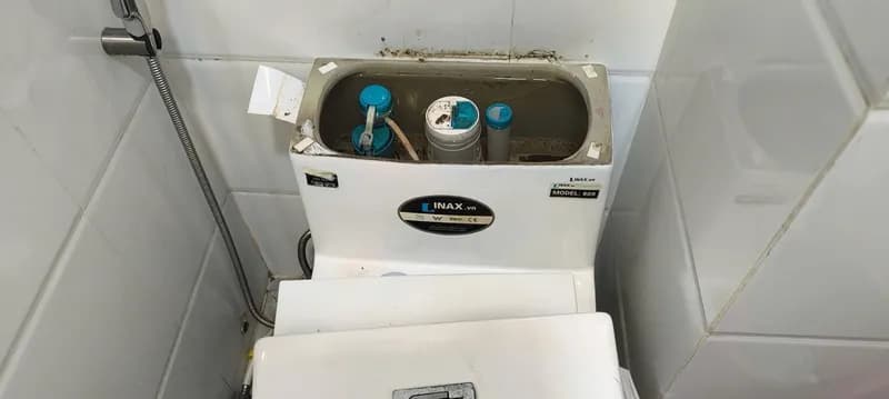 Sau khi hoàn thành sửa bồn cầu INAX tại Tân Phú — thợ Bùi Văn An