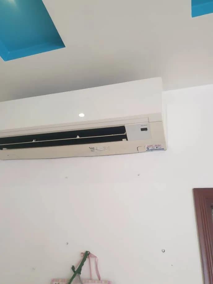 Vệ sinh máy lạnh treo tường chuyên sâu tại khu vực Bình Chánh tại Bình Chánh