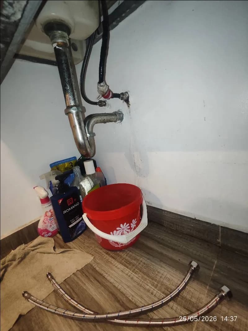 Trước sửa lavabo tại Quận 10 — thợ Nguyễn Hoàng Khánh
