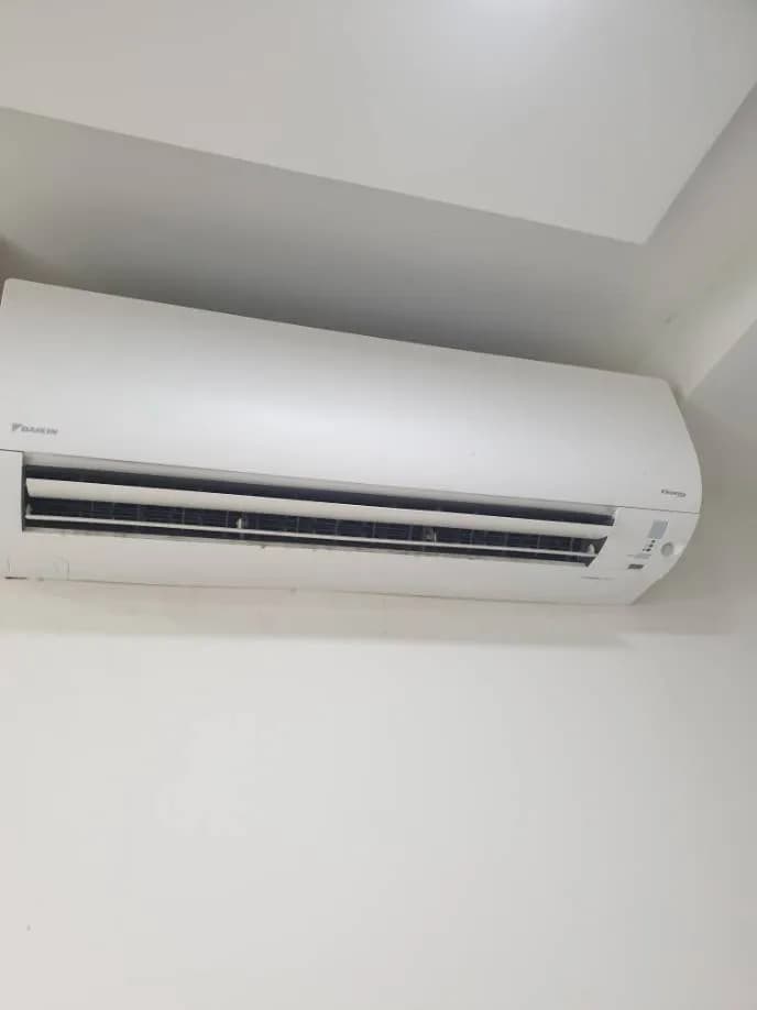Trước sửa máy lạnh treo tường Daikin tại Quận 4 — thợ CHÍ TÂM