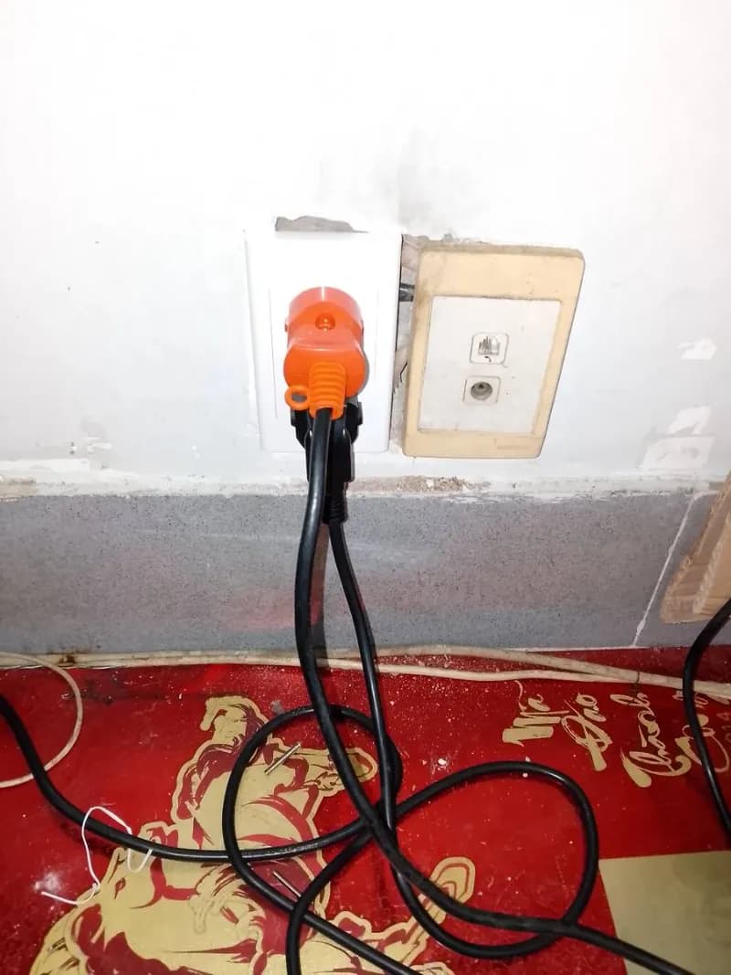 Sau khi hoàn thành sửa ổ cắm điện Cheng Li tại Quận 5 — thợ Bùi Văn An