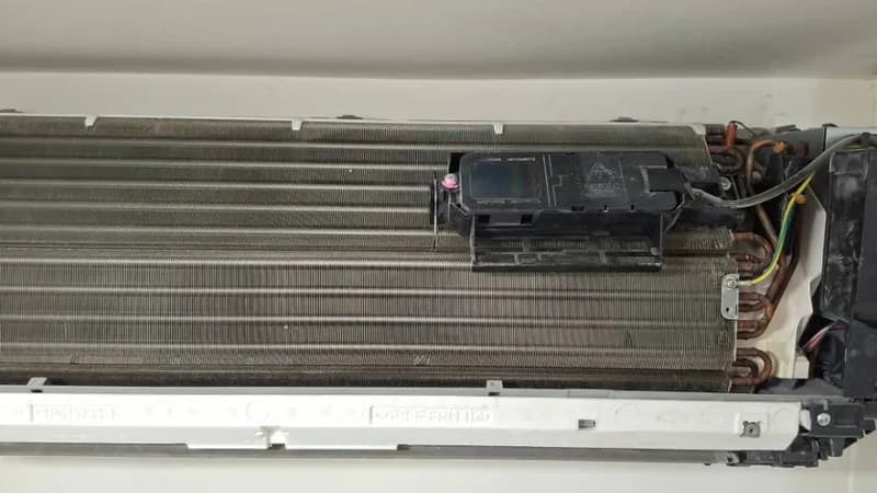 Trước sửa máy lạnh treo tường Daikin tại Quận 11 — thợ Lê Hữu Lộc