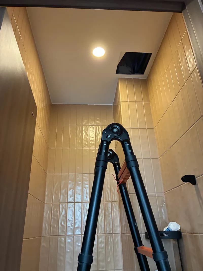 Trước sửa quạt thông gió âm trần tại Tân Phú — thợ Dương Oai