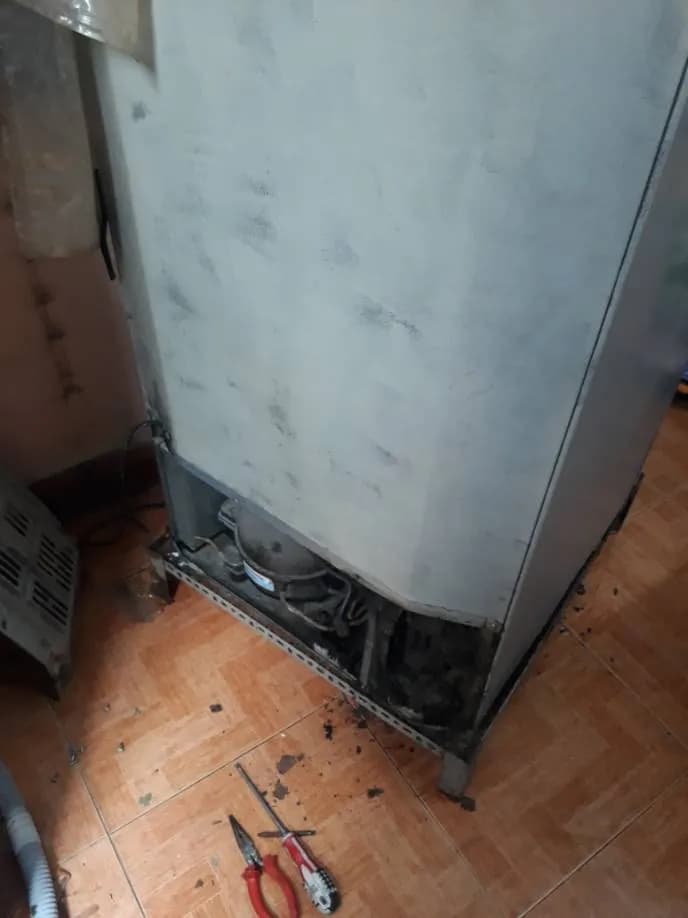 Trước sửa tủ lạnh tại Quận 7 — thợ Đặng Anh Huy