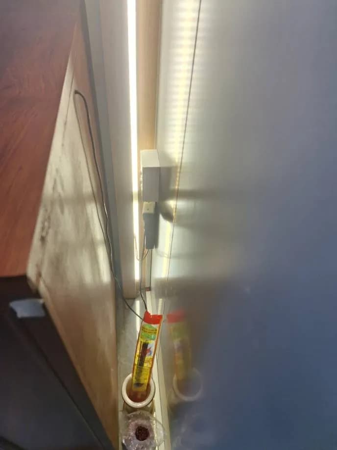Sau khi hoàn thành sửa hệ thống đèn LED Schneider tại TPHCM — thợ Trần Quốc Đông