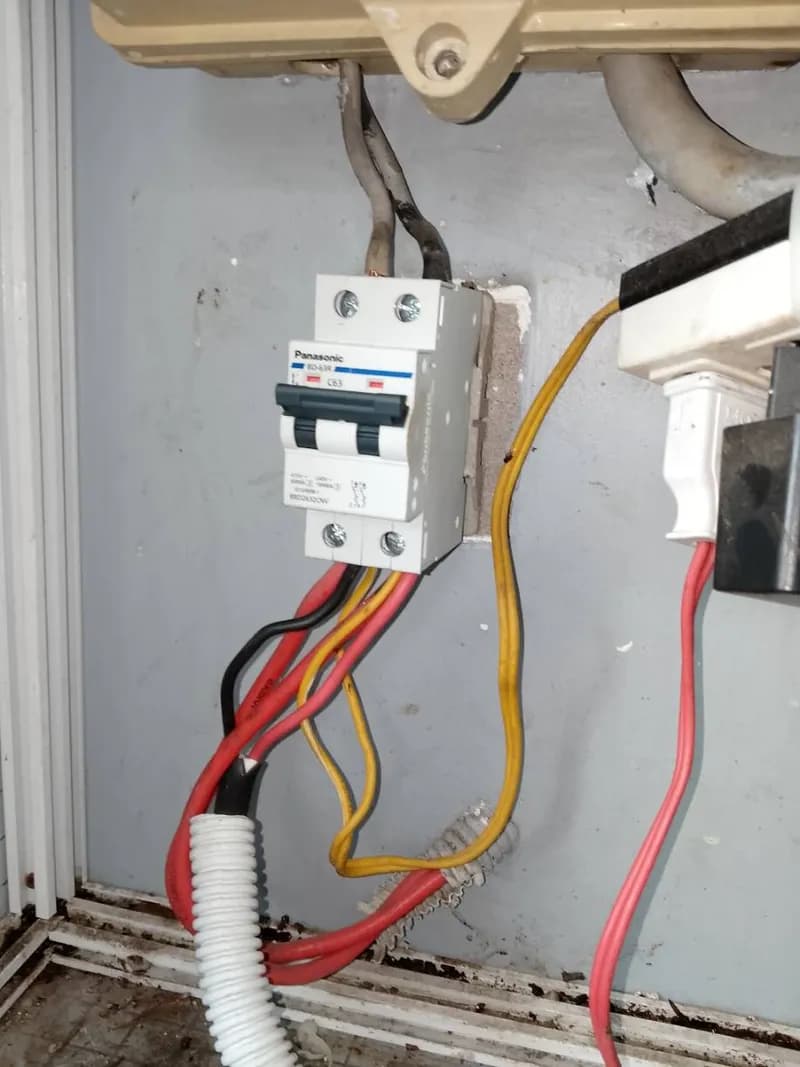 Sau khi hoàn thành sửa aptomat Panasonic tại Quận 7 — thợ Đỗ Văn Nhiều (4 sao)