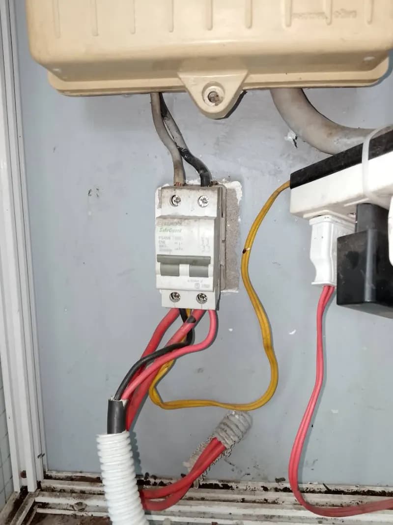 Trước sửa aptomat Panasonic tại Quận 7 — thợ Đỗ Văn Nhiều