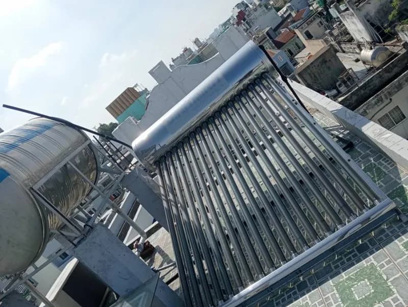 Trước sửa máy nước nóng năng lượng mặt trời Đại Thành tại P.HCM, Bình Tân — thợ Võ Hồng Hải