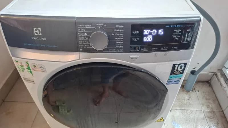 Trước sửa máy giặt cửa trước Electrolux tại Bình Thạnh — thợ Nguyễn Thanh Tiến