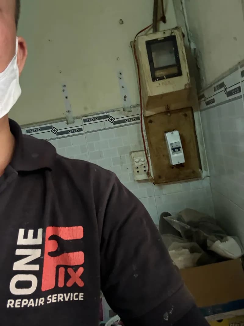 Sau khi hoàn thành sửa máy bơm tăng áp tại Quận 8 — thợ Hồ Như Vũ