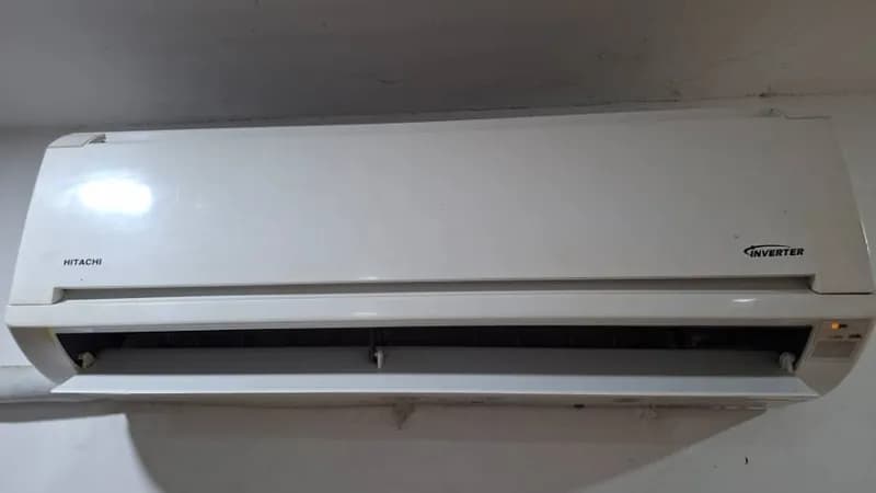 Sau khi hoàn thành sửa máy lạnh treo tường Hitachi tại P.HCM, Tân Phú — thợ Nguyễn Thanh Tiến (5 sao)
