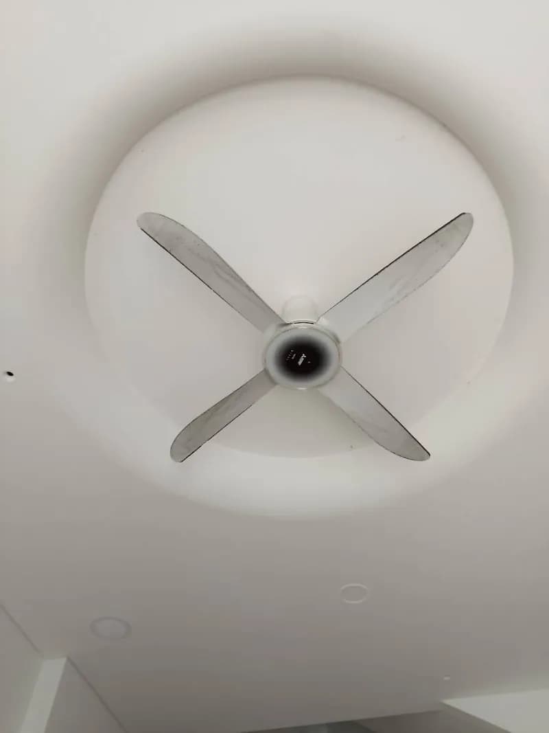 Trước sửa quạt trần Mitsubishi tại TPHCM — thợ Nguyễn Hoàng Khánh