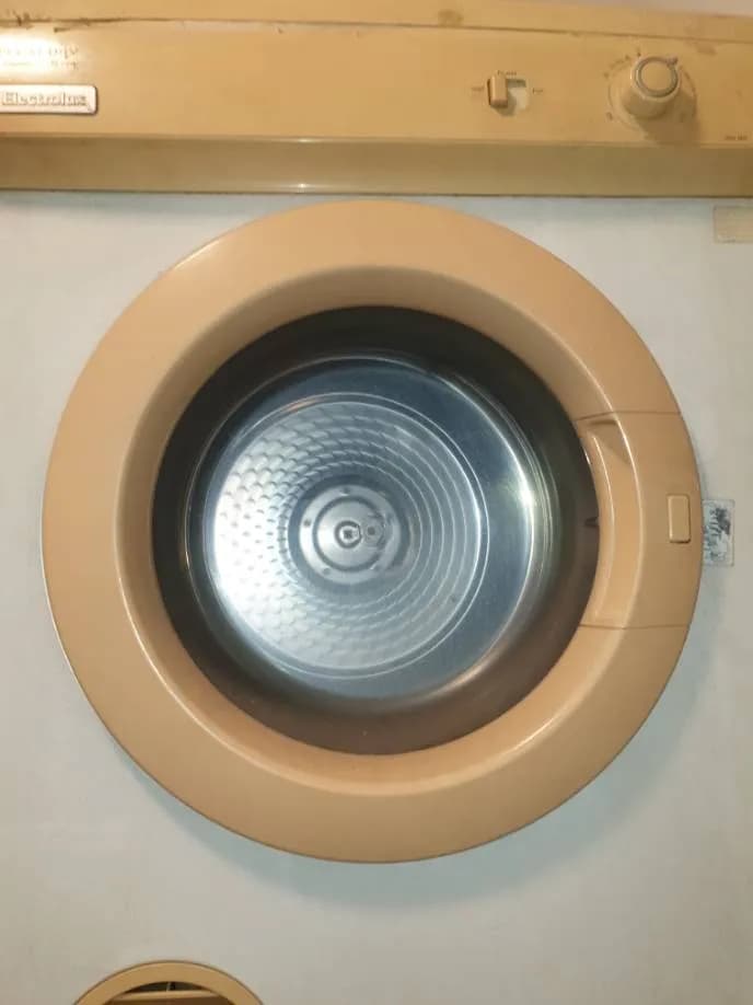 Trước sửa máy sấy Electrolux tại Thủ Đức — thợ Phan Chí Tâm