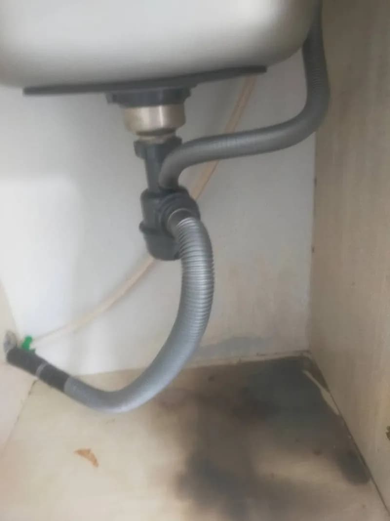 Sau khi hoàn thành sửa bồn rửa chén tại phường Bình Lợi Trung, Bình Thạnh — thợ Lê Đăng Tuấn