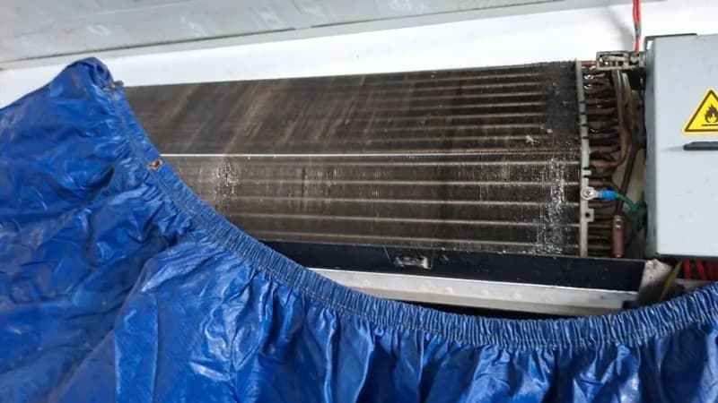Trước sửa máy lạnh treo tường Toshiba tại Phường 5, Phú Nhuận — thợ Nguyễn Thanh Tiến