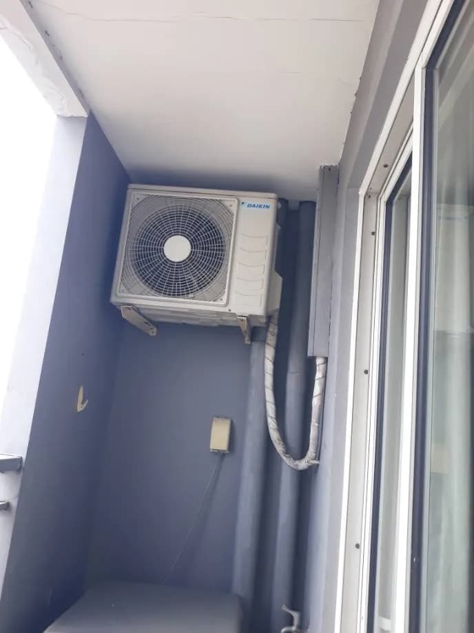 Trước sửa máy lạnh treo tường Daikin tại Quận 4 — thợ Đặng Anh Huy
