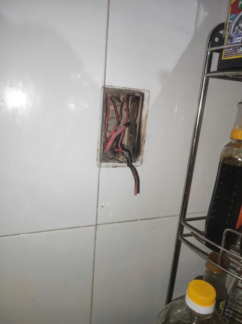 Trước sửa ổ cắm điện Panasonic tại Thủ Đức — thợ Bùi Văn An