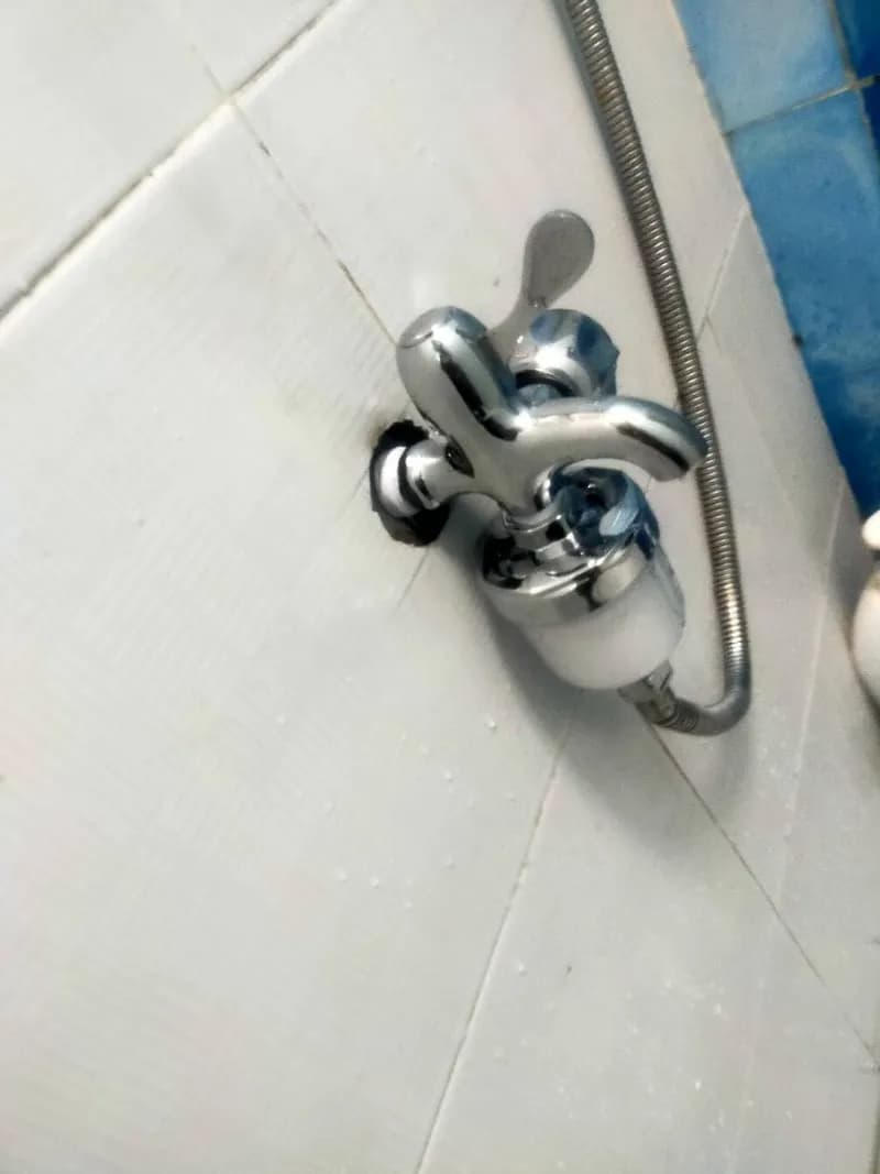 Sau khi hoàn thành sửa vòi nước tại Bình Thạnh — thợ Lê Đăng Tuấn
