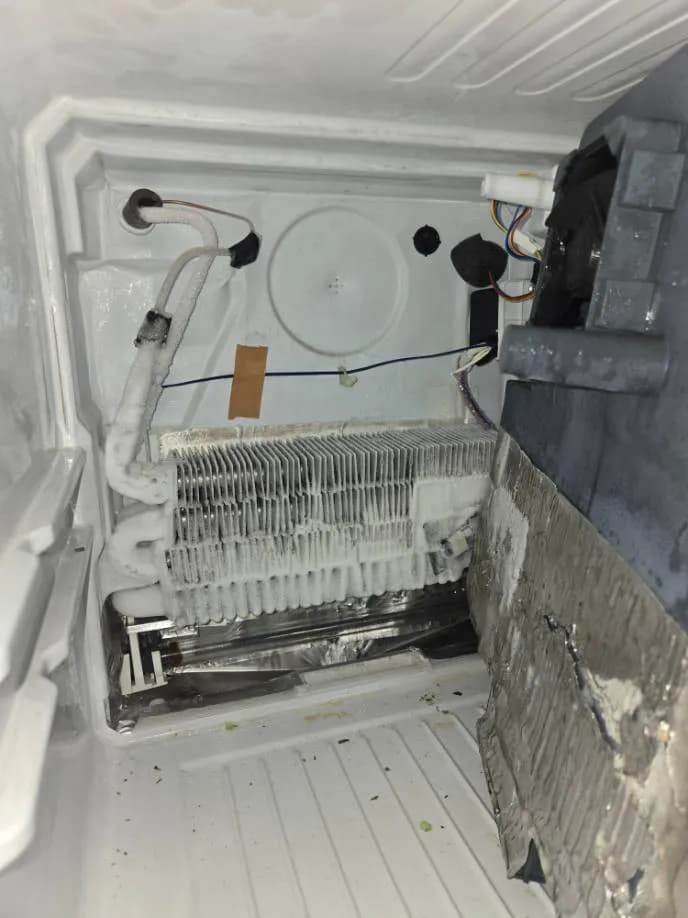 Trước sửa tủ lạnh Toshiba tại Phường Hiệp Bình Phước, Thủ Đức — thợ Lê Hữu Lộc