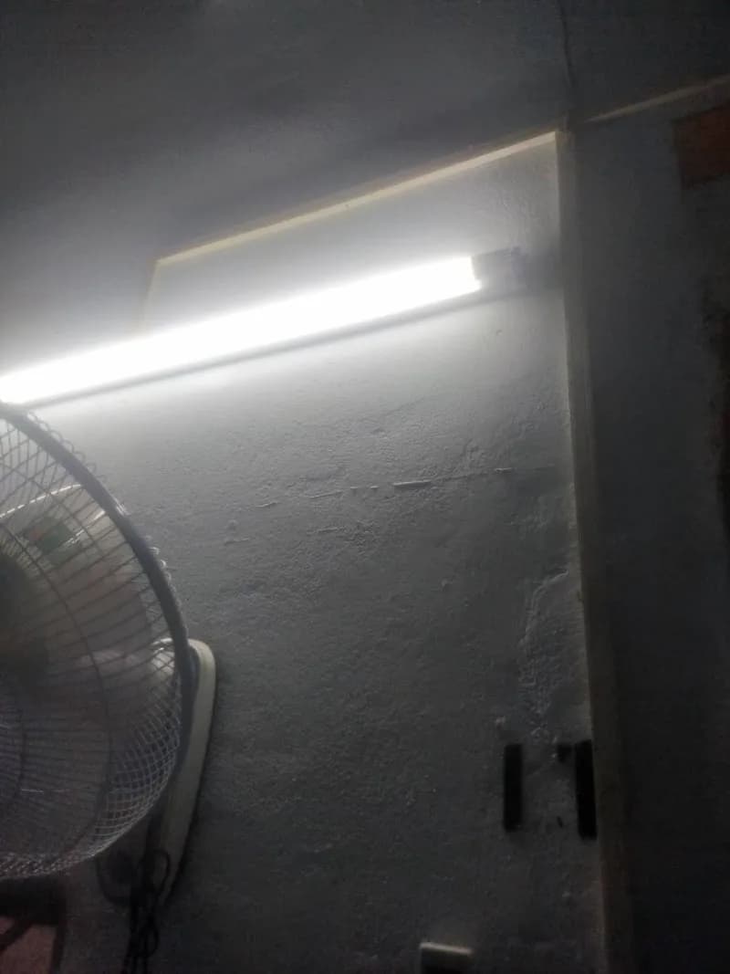 Sau khi hoàn thành sửa đèn tuýp LED Rạng Đông tại TPHCM — thợ Lê Đăng Tuấn