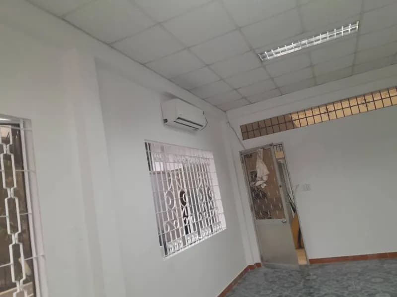 Bả matit và sơn lại tường cũ bong tróc tại TPHCM tại Phường Bảy Hiền, Tân Bình