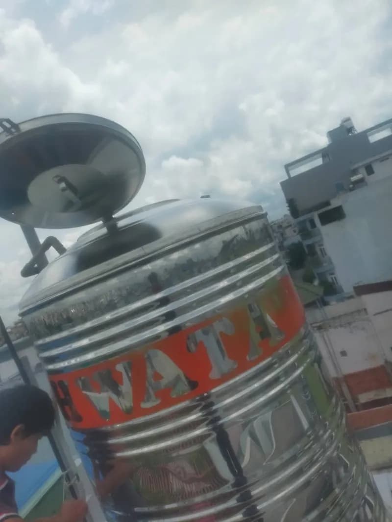 Trước sửa bồn nước inox Hwata tại Gò Vấp — thợ Lê Đăng Tuấn