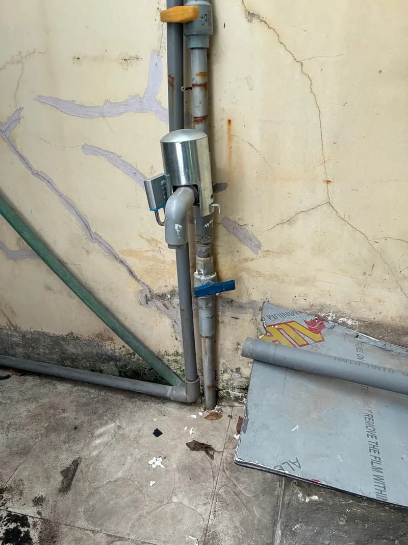 Trước sửa đường ống nước Bình Minh tại Phường Tân Hòa, Tân Bình — thợ Dương Oai