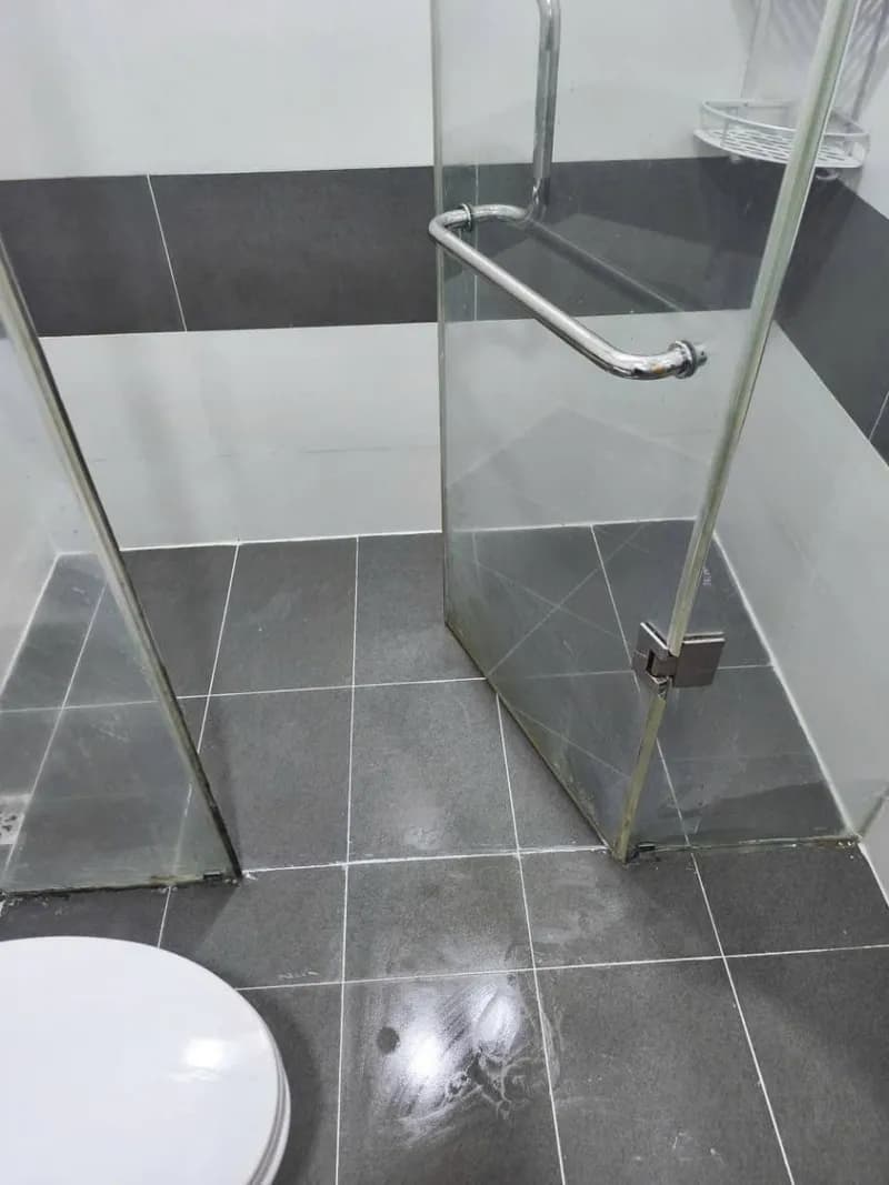 Thay ron gạch Epoxy chống thấm nhà vệ sinh chung cư Him Lam TPHCM tại Quận 5