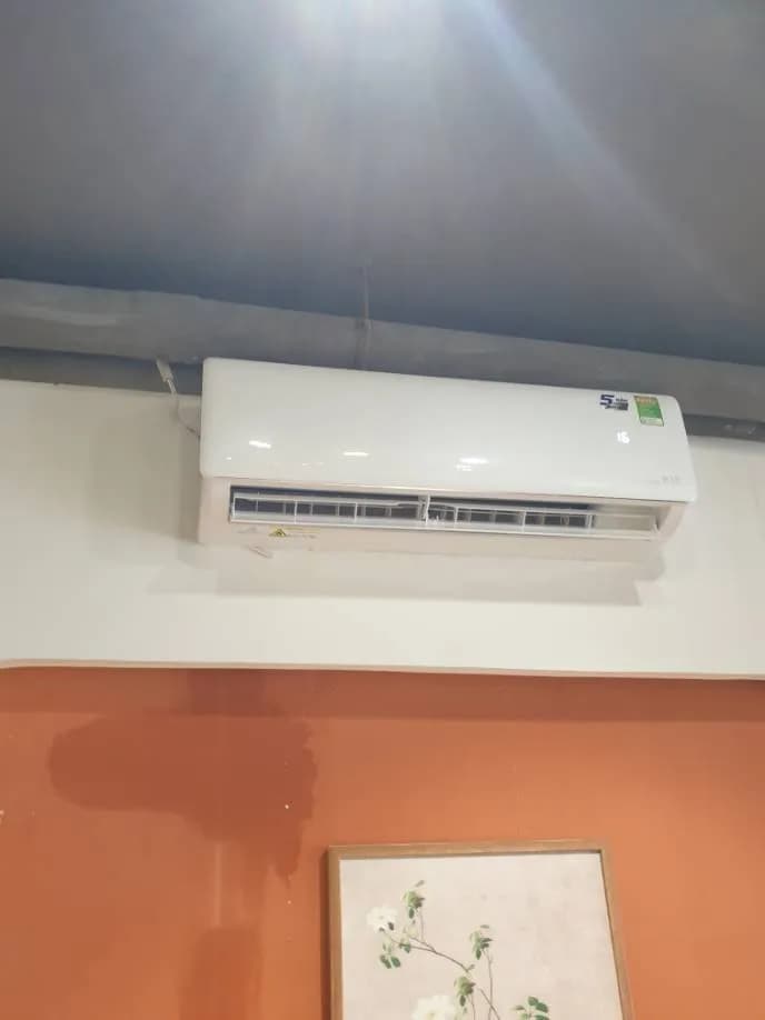 Trước sửa máy lạnh treo tường TCL tại Quận 4 — thợ Phan Chí Tâm