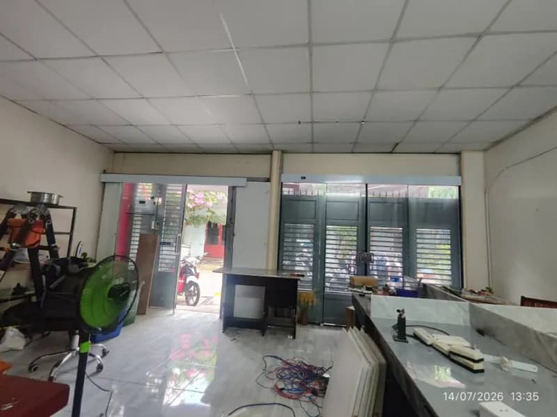 Trước sửa đèn LED Philips tại Tân Phú — thợ Nguyễn Hoàng Khánh