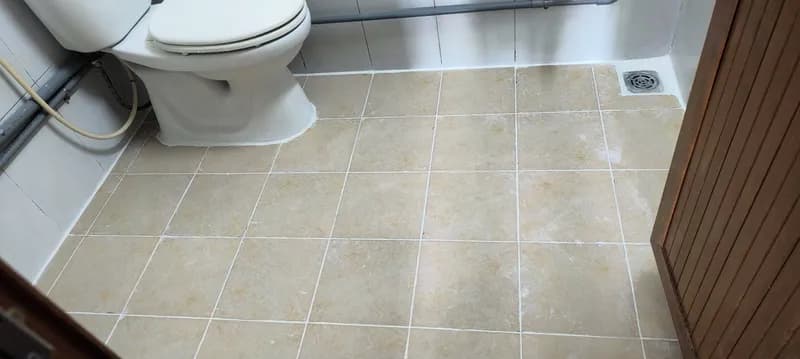 Sau khi hoàn thành sửa nền nhà tắm tại Quận 1 — thợ Bùi Văn An
