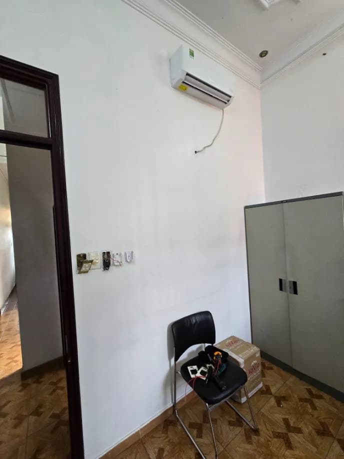 Trước sửa máy lạnh treo tường tại Thủ Đức — thợ Lê Hữu Lộc