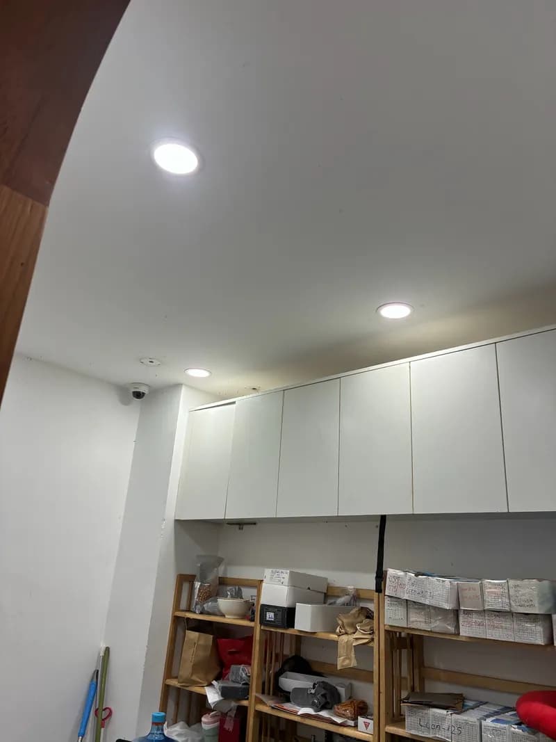 Sau khi hoàn thành sửa đèn âm trần Philips tại Quận 10 — thợ Dương Oai